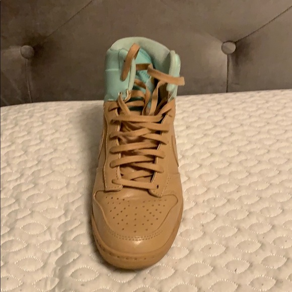 Nike heel sneakers - Picture 3 of 6